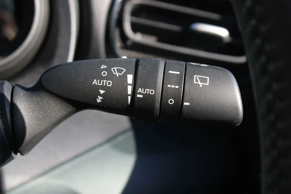2022-toyota-yaris-15-vvt-i-design-big-27