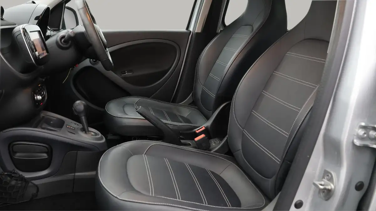 2019-smart-forfour-eq-prime-premium-big-13
