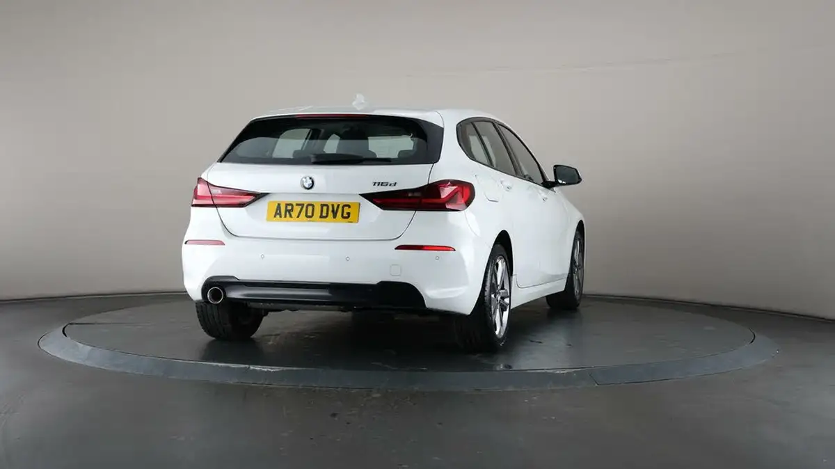 2021-bmw-1-series-15td-116d-sport-lcp-big-63