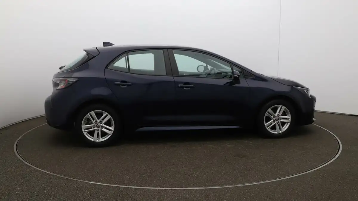 2022-toyota-corolla-18-vvt-i-icon-tech-trk-hatchback-5d-big-41