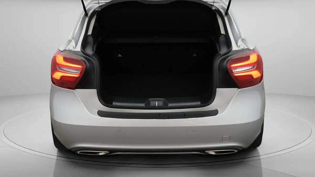2017-mercedes-benz-a-class-15d-a180d-sport-premiumss-7g-dct-big-15