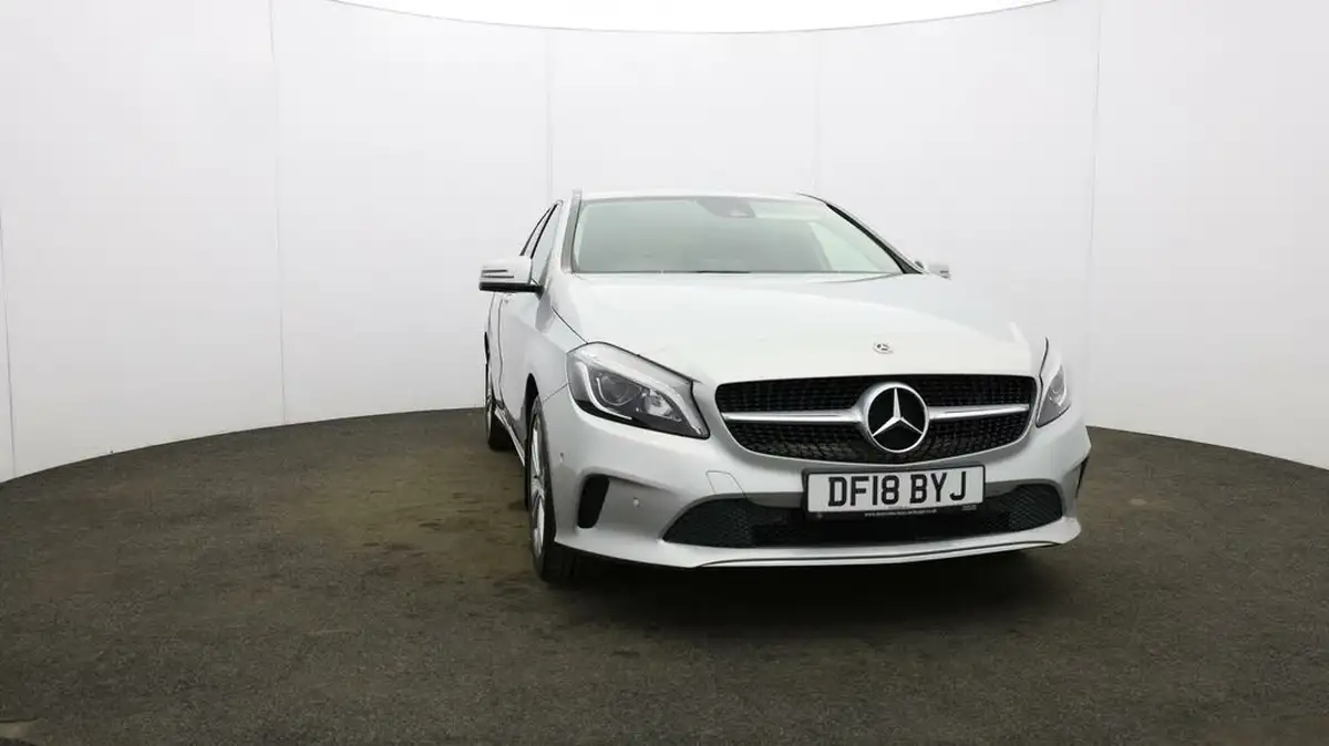 2017-mercedes-benz-a-class-15d-a180d-sport-premiumss-7g-dct-big-32