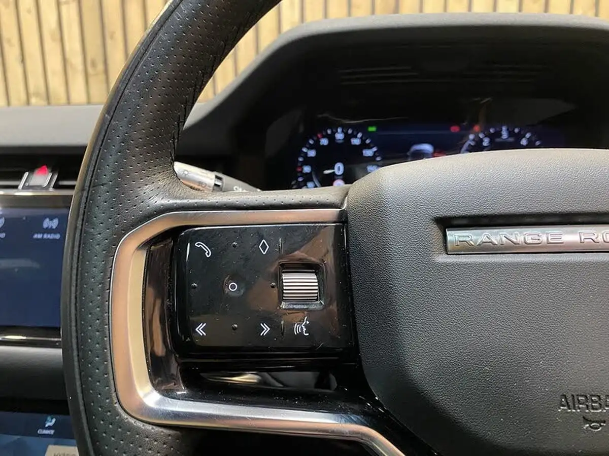 2021-land-rover-range-rover-evoque-15-p300e-r-dynamic-se-big-29