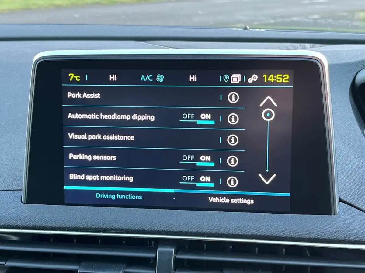 2020-peugeot-3008-suv-16-puretech-gt-300bhp-4x4-hybrid4-e-eat8-big-21