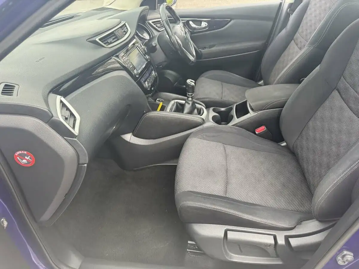 2015-nissan-qashqai-12-n-tec-big-26