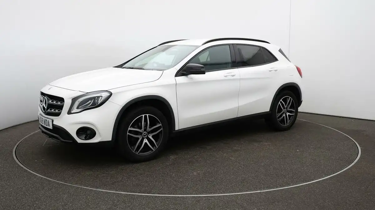 2019-mercedes-benz-gla-class-16-gla-180-urban-edition-ss-big-59