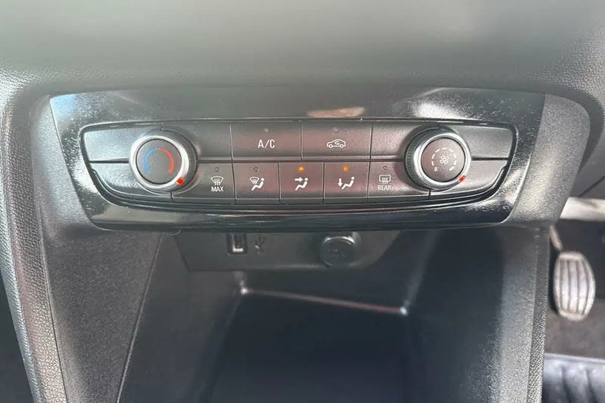 2022-vauxhall-corsa-12i-design-big-25