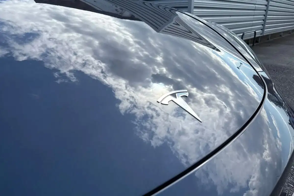 2022-tesla-model-y-e-long-range-big-43