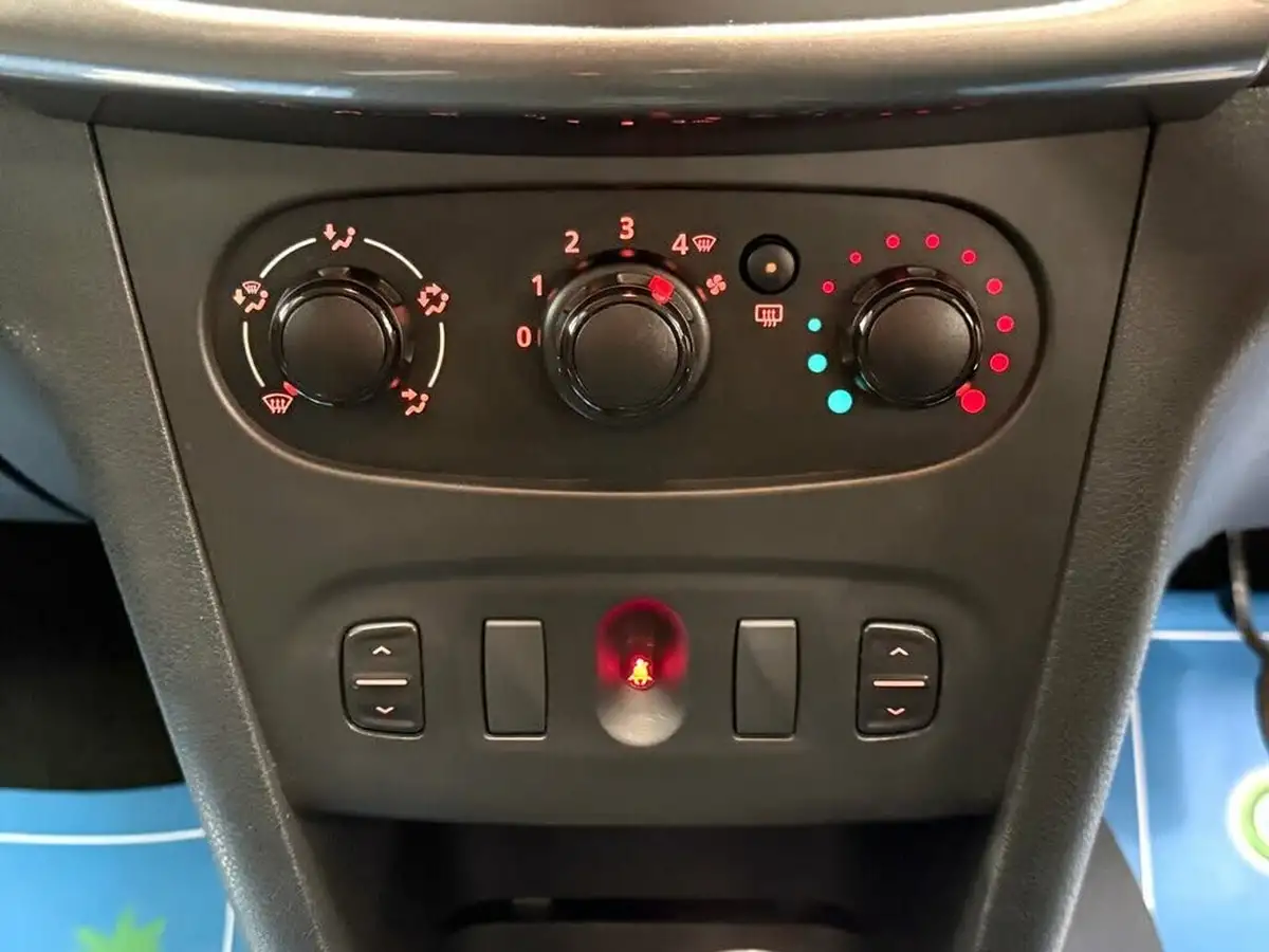 2015-dacia-sandero-stepway-09-ambiance-big-21