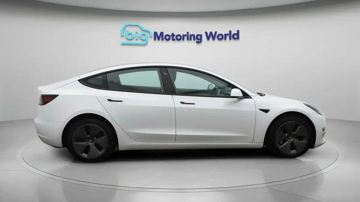 2021-tesla-model-3-e-long-range-4x4-big-8