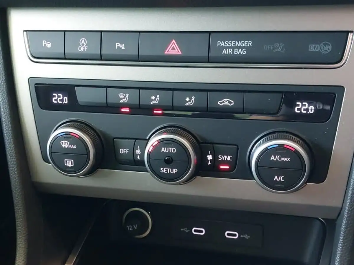 2023-seat-ateca-15-ecotsi-xperience-dsg-big-17