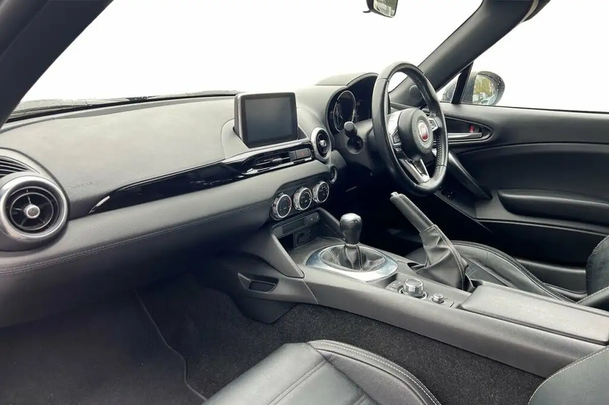 2018-fiat-124-14-multiair-124-spider-lusso-plus-big-7