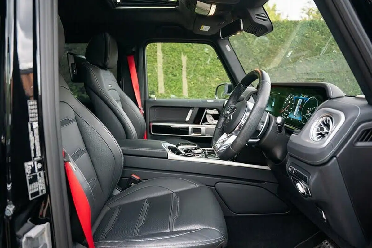 2023-mercedes-benz-g-class-40-g63-amg-big-35