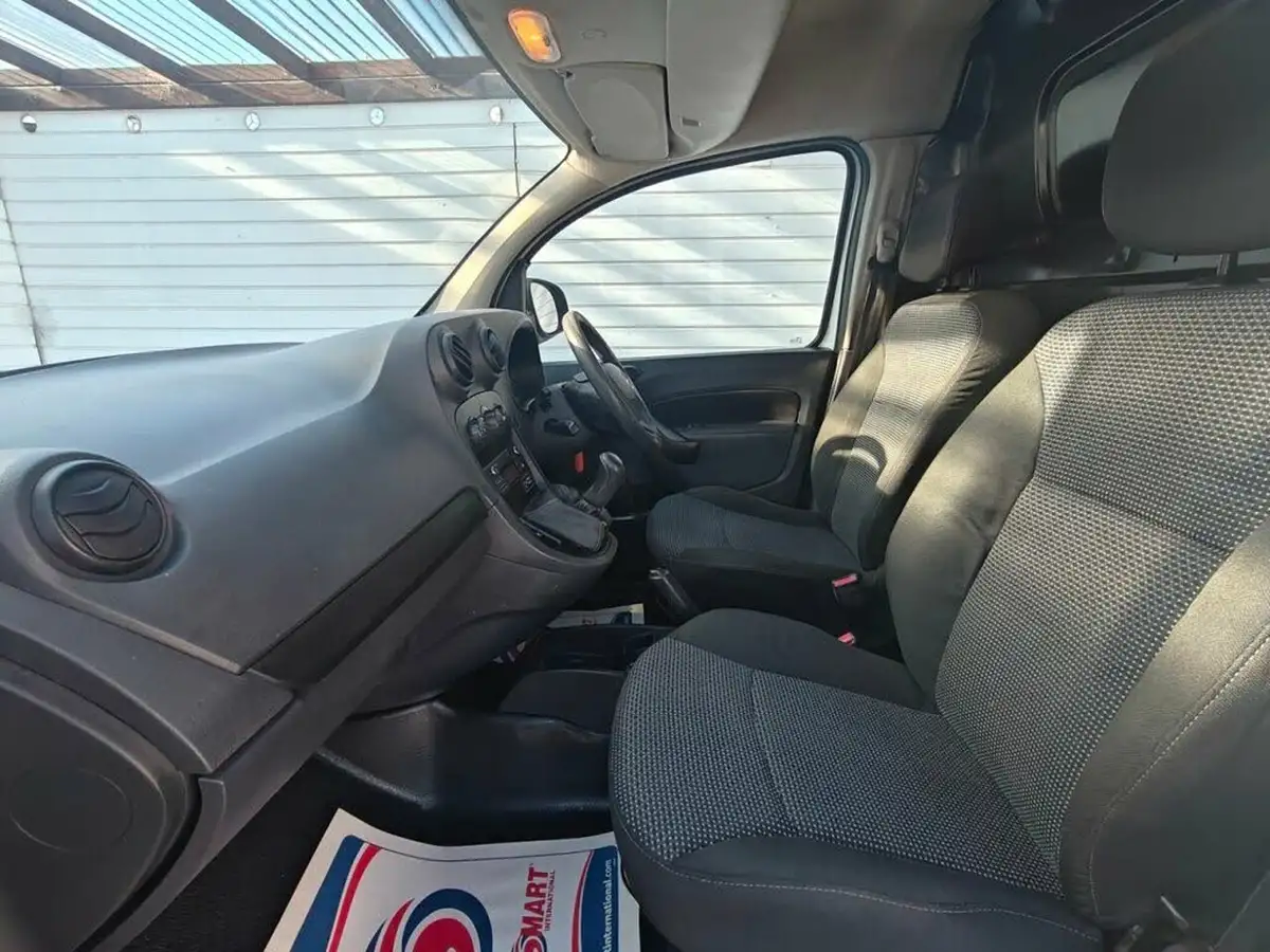 2016-mercedes-benz-citan-15-cdi-109-15cdi-compact-panel-van-big-40