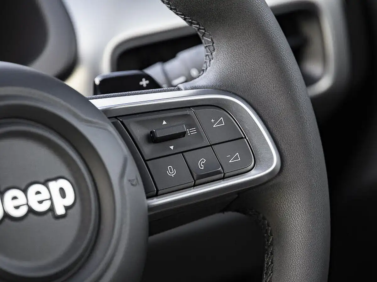 2025-jeep-avenger-12-gse-summit-e-hybrid-48v-auto-big-12
