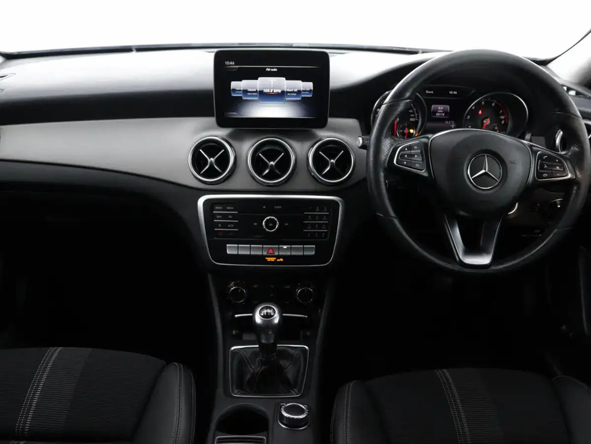 2019-mercedes-benz-gla-class-16-gla-180-urban-edition-big-10