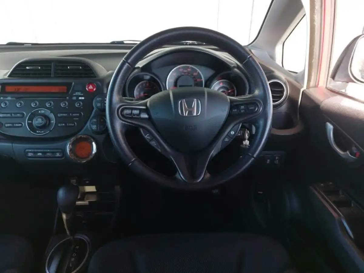 2015-honda-jazz-14-ex-big-6