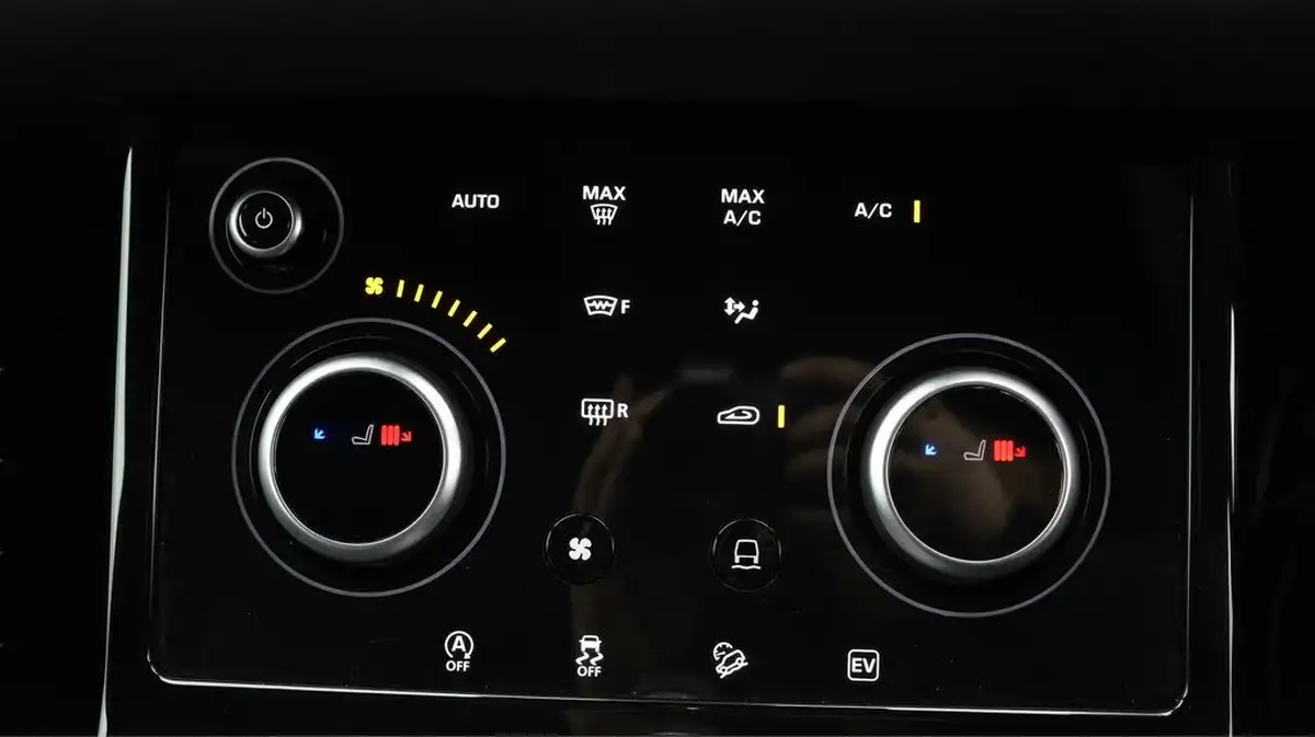 2022-land-rover-range-rover-evoque-15-p300e-r-dynamic-s-big-19