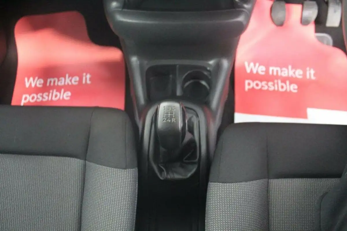 2016-citroen-c4-cactus-16bluehdi-flair-big-33