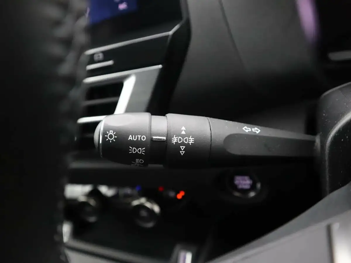 2021-citroen-c4-e-shine-plus-big-25