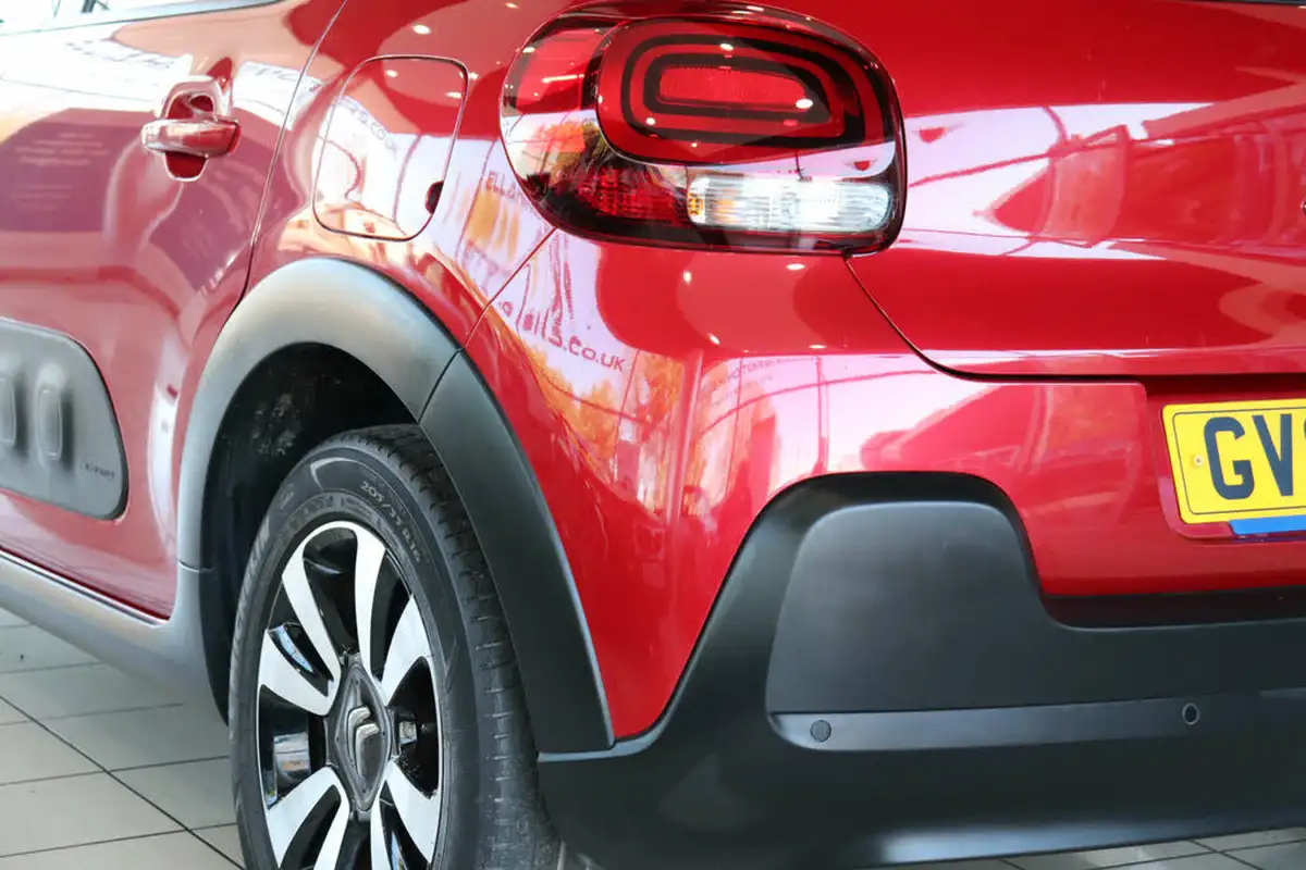 2018-citroen-c3-12-puretech-flair-110ps-ss-eat6-big-65