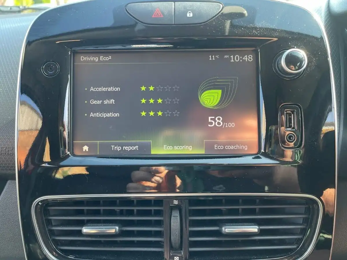 2017-renault-clio-15dci-dynamique-s-nav-90bhp-big-10