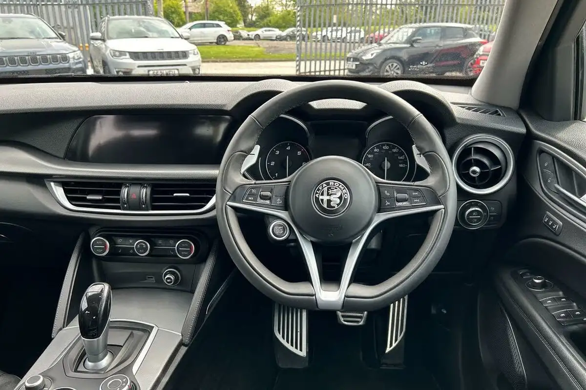 2018-alfa-romeo-stelvio-22td-speciale-207bhp-big-14