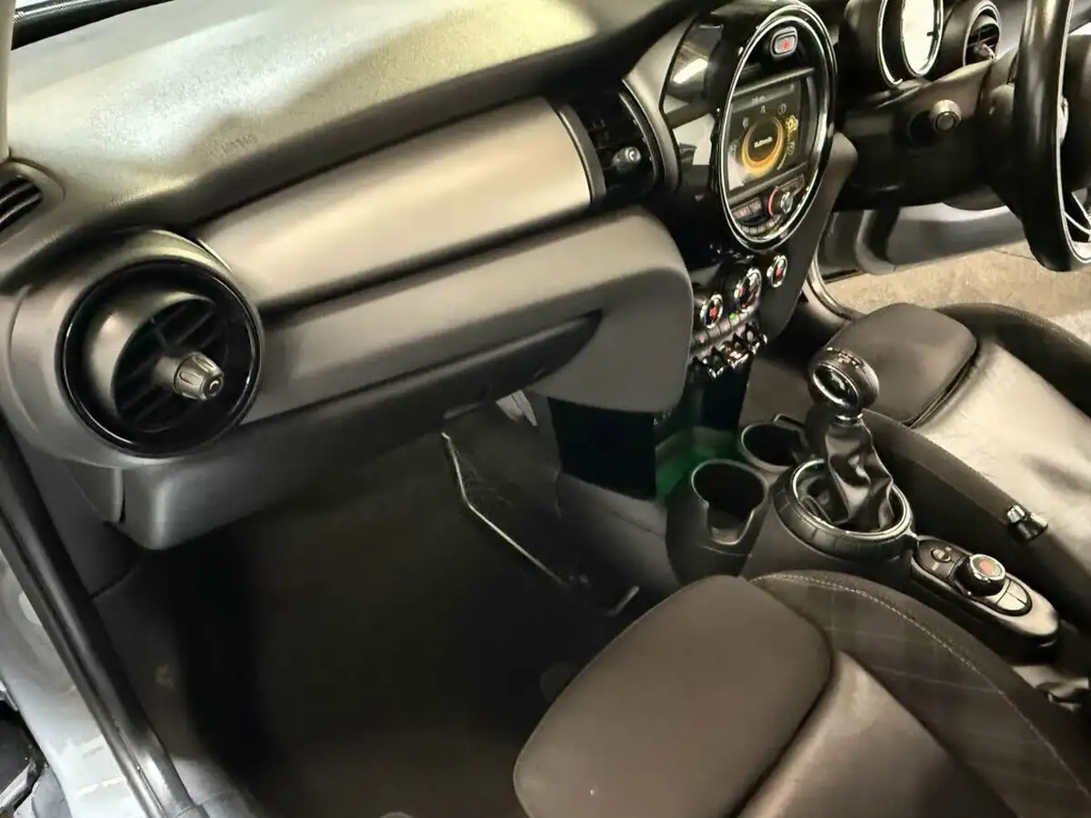 2016-mini-cooper-15td-cooper-d-ss-hatchback-3d-auto-big-39