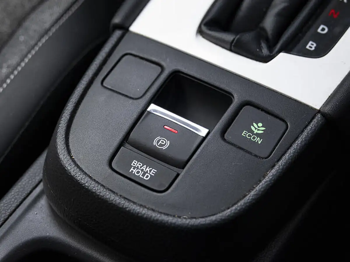 2021-honda-jazz-15-i-mmd-sr-109ps-big-17