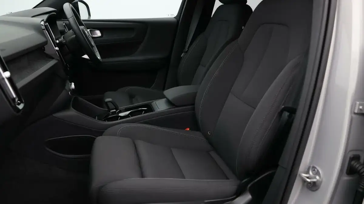2023-volvo-xc40-e-twin-recharge-plus-big-13