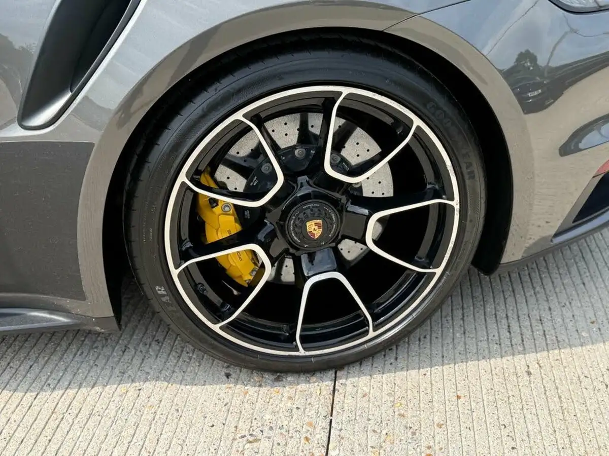 2021-porsche-911-38-turbo-s-coupe-big-10