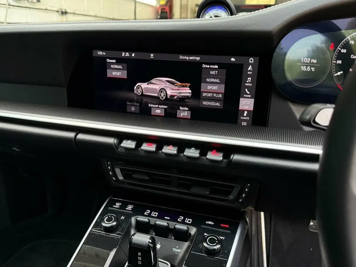 2021-porsche-911-38-turbo-s-coupe-big-38