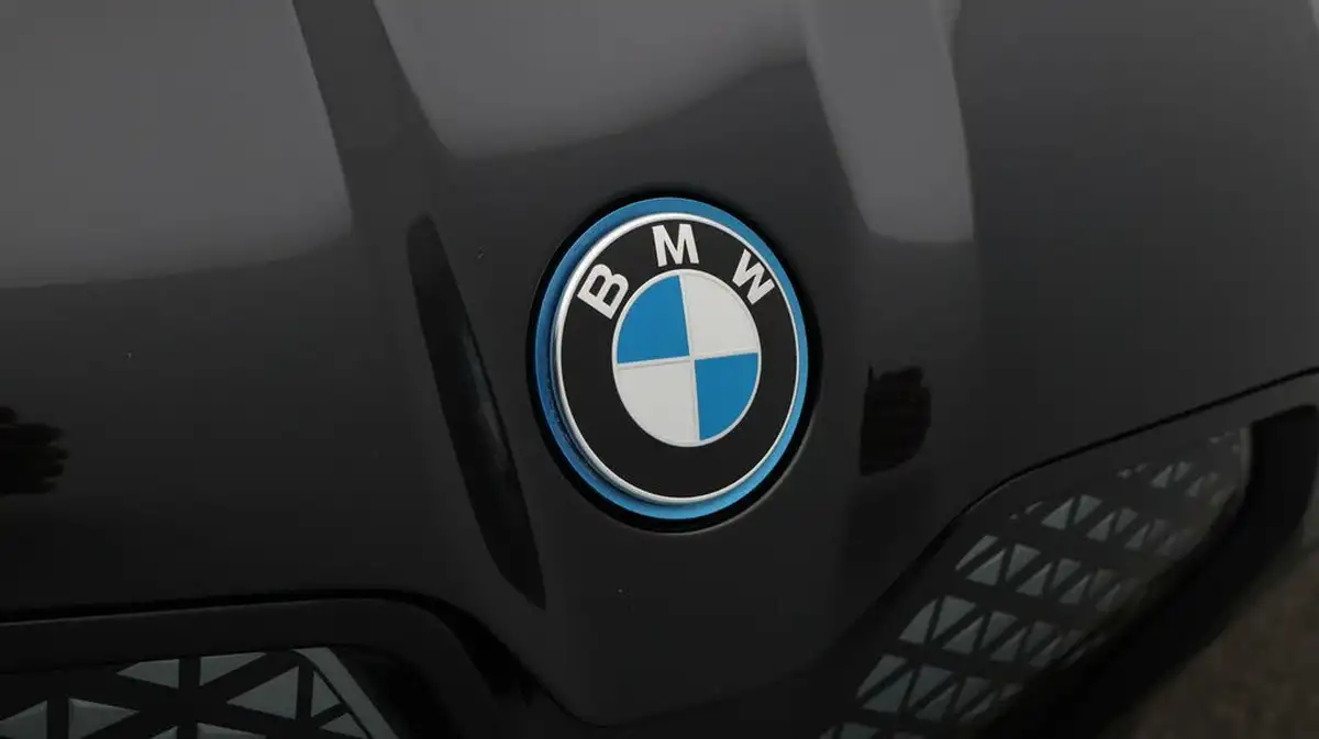 2022-bmw-ix-e-xdrive-40-m-sport-big-20