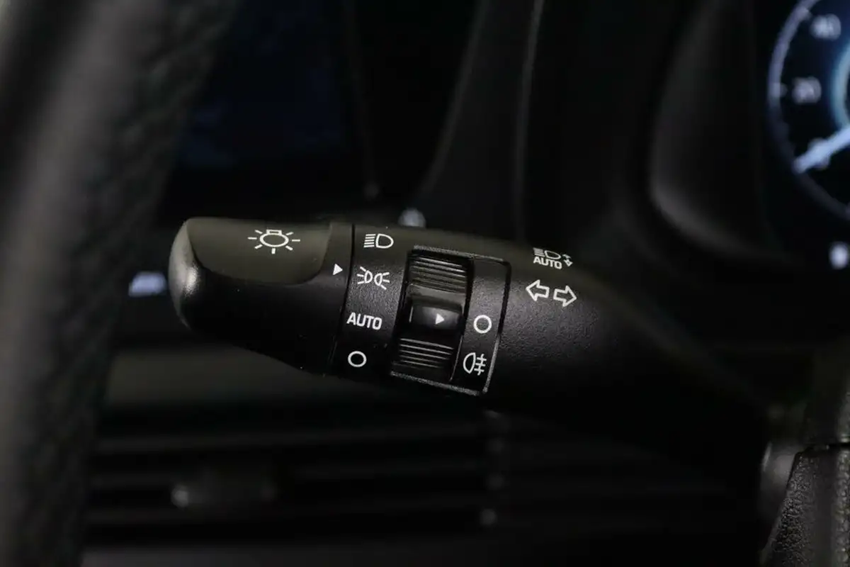 2023-hyundai-bayon-10-t-gdi-premium-100ps-dct-big-20