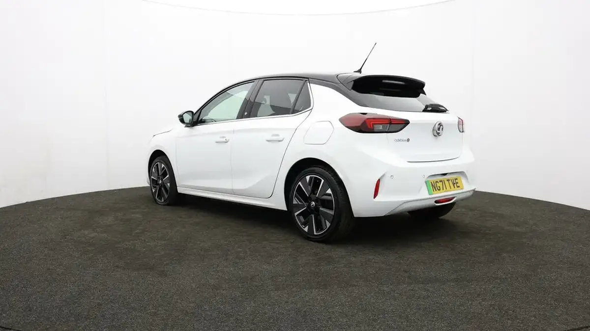 2021-vauxhall-corsa-e-elite-premium-big-4
