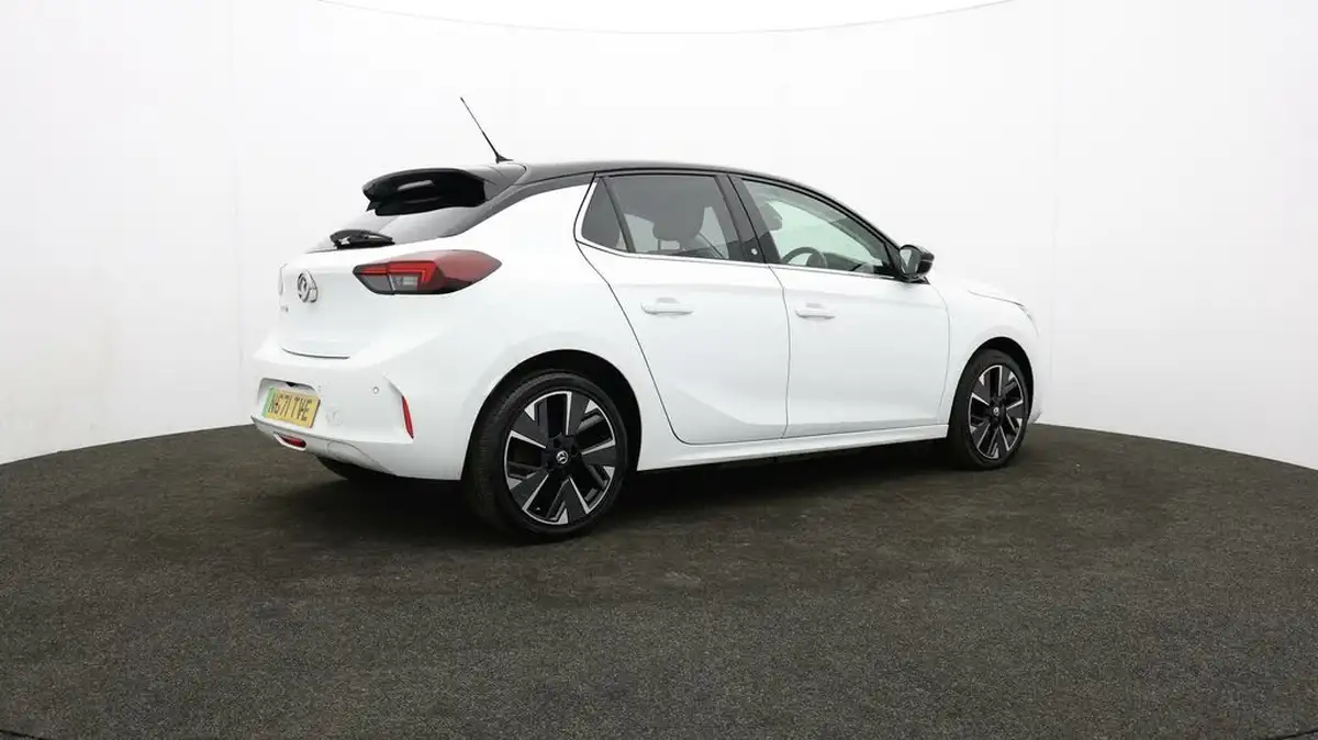 2021-vauxhall-corsa-e-elite-premium-big-25