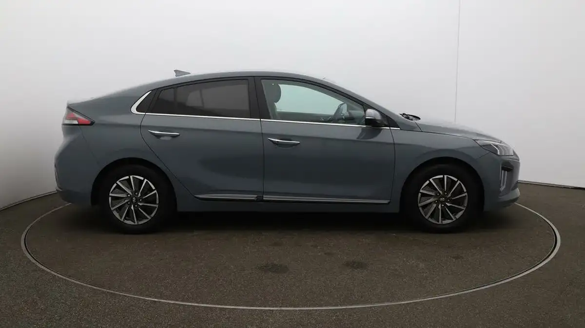2022-hyundai-ioniq-e-premium-se-electric-big-42