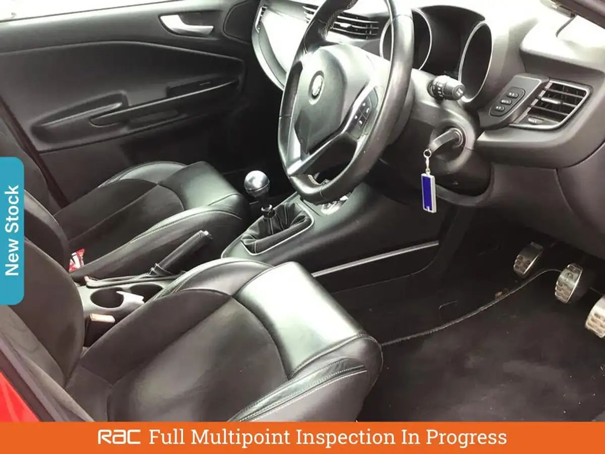 2015-alfa-romeo-giulietta-14-tb-qv-line-big-2