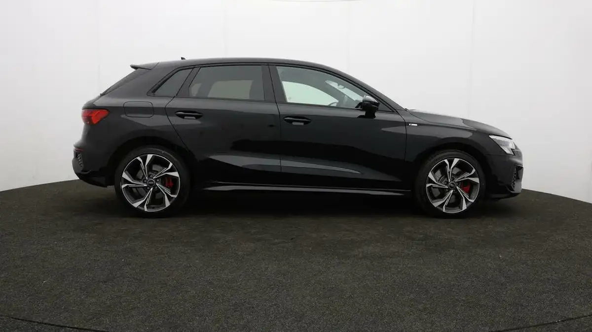 2023-audi-a3-14-45-tfsi-e-s-line-competition-big-28