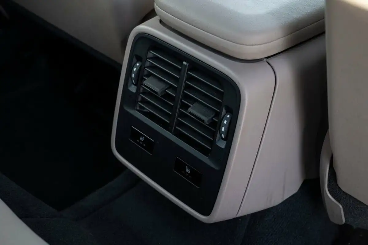 2021-porsche-taycan-e-4s-571ps-performance-battery-plus-big-32