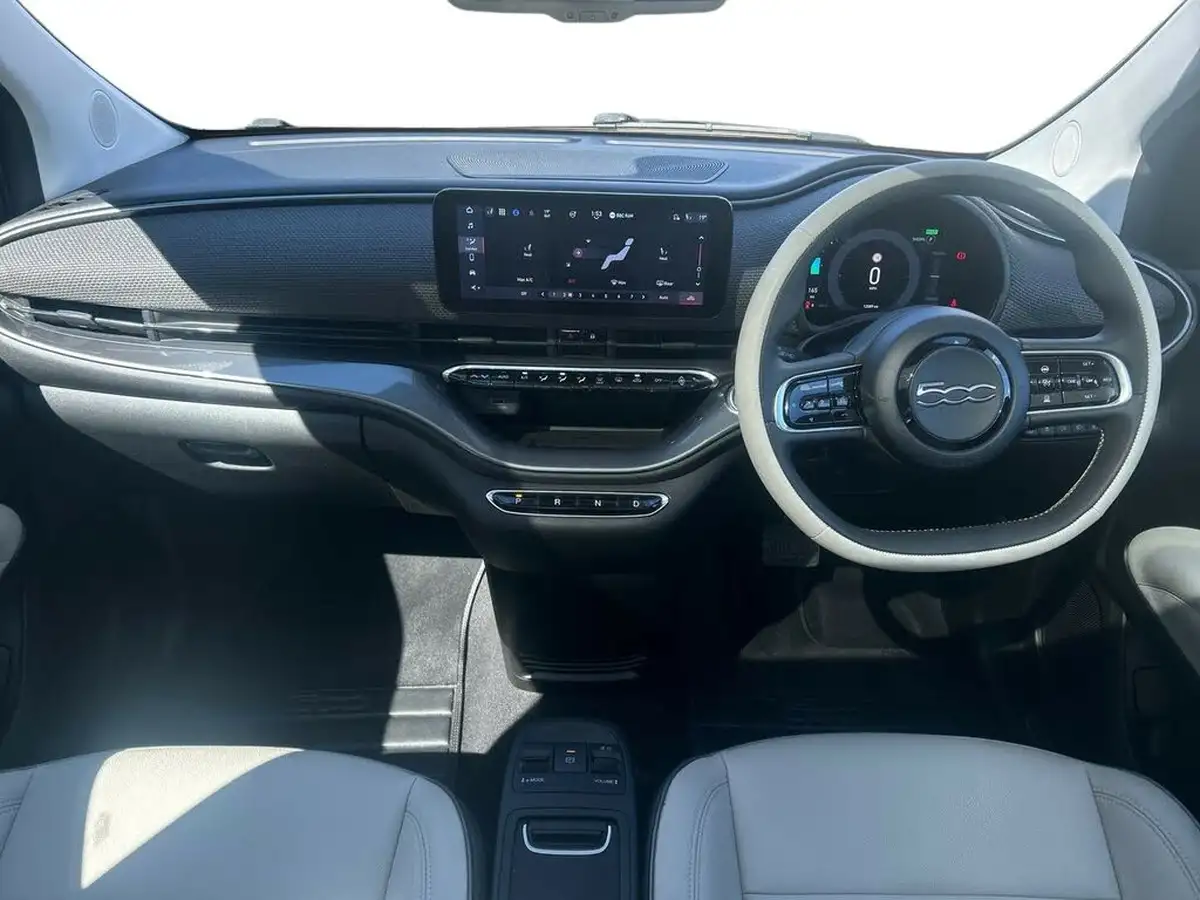 2022-fiat-500-e-la-prima-big-8