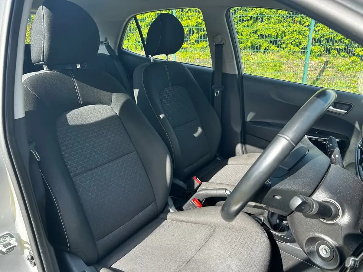 2019-kia-picanto-10-2-big-9