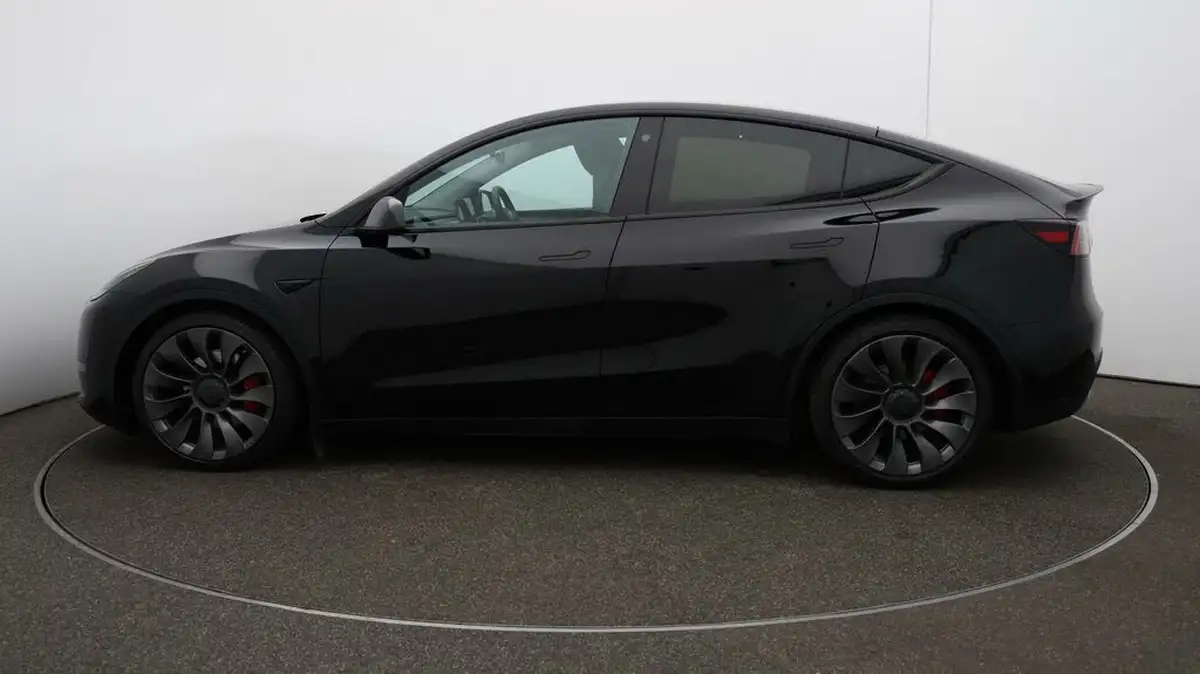 2023-tesla-model-y-e-performance-big-56