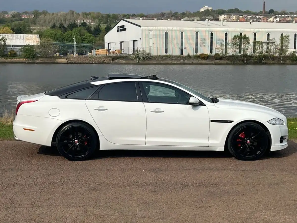 2014-jaguar-xj-series-30td-xj-premium-luxury-swb-big-2