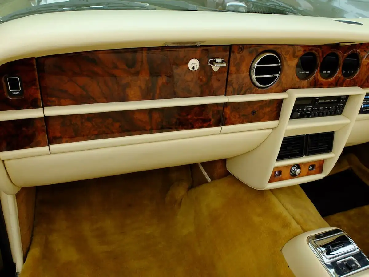 1985-rolls-royce-corniche-68-big-16
