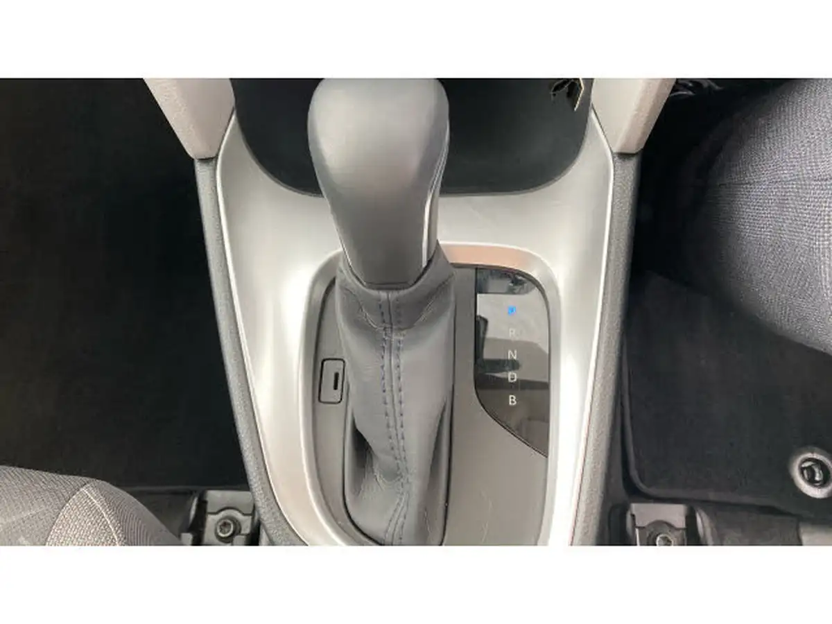2022-toyota-yaris-cross-15-vvt-i-icon-big-24