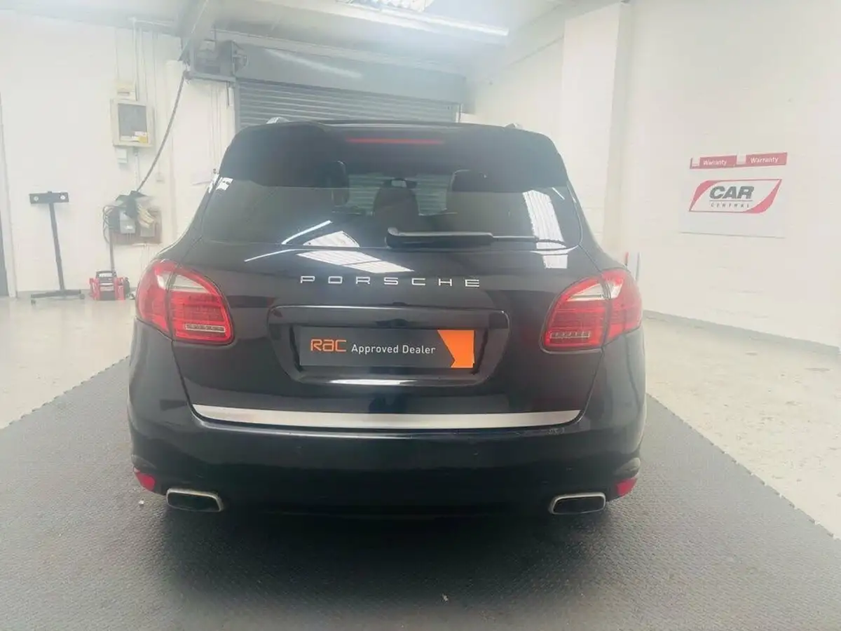 2013-porsche-cayenne-30td-big-4