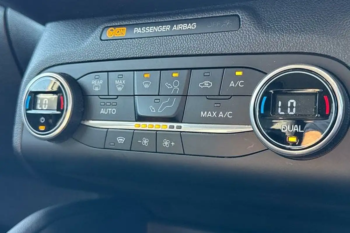 2022-ford-kuga-big-27