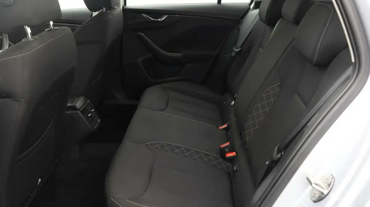 2021-skoda-kamiq-10-tsi-se-109ps-dsg-big-15
