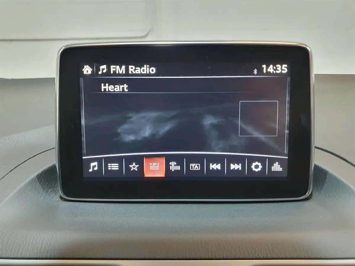 2015-mazda-mazda3-20-se-nav-hatchback-5d-auto-big-33